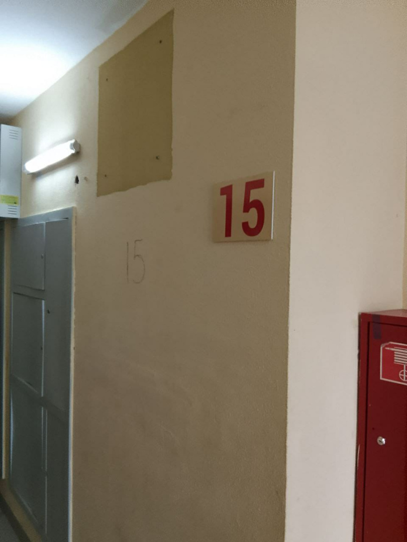 Технич.156 1под. 15 эт. под. установили таблички с указанием этажа..jpeg